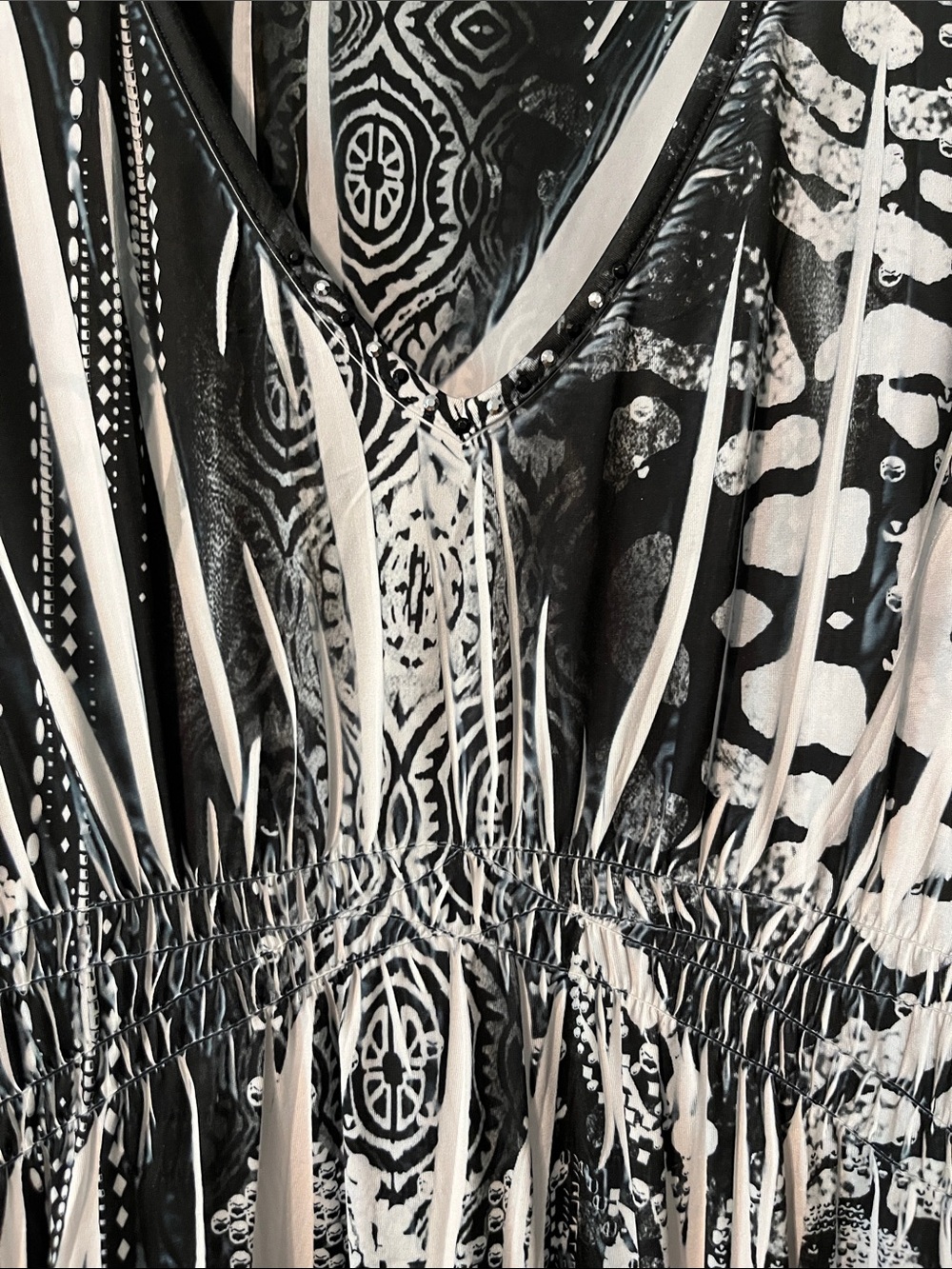 Unity World Wear Black & White Printed Midi Dress - Picture 4 of 6